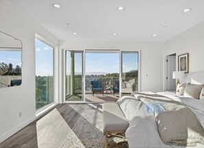 Room - City, Mountain & Star Lit View (Los Angeles)