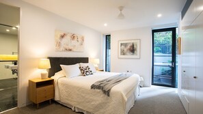 Desk, iron/ironing board, free WiFi, bed sheets - Canopy, Double Bay Hosted by L'Abode (Double Bay)