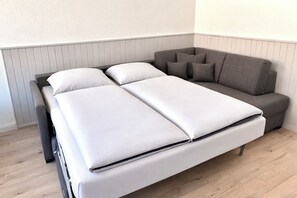 1 bedroom, free WiFi, bed sheets