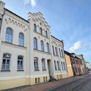 Exterior - The apartment is located in a listed building in the heart of Bad Doberan. (Bad Doberan)
