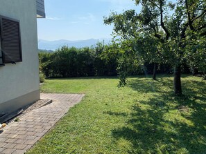 Property grounds - Panoramic villa Malerhügel (Attersee am Attersee)