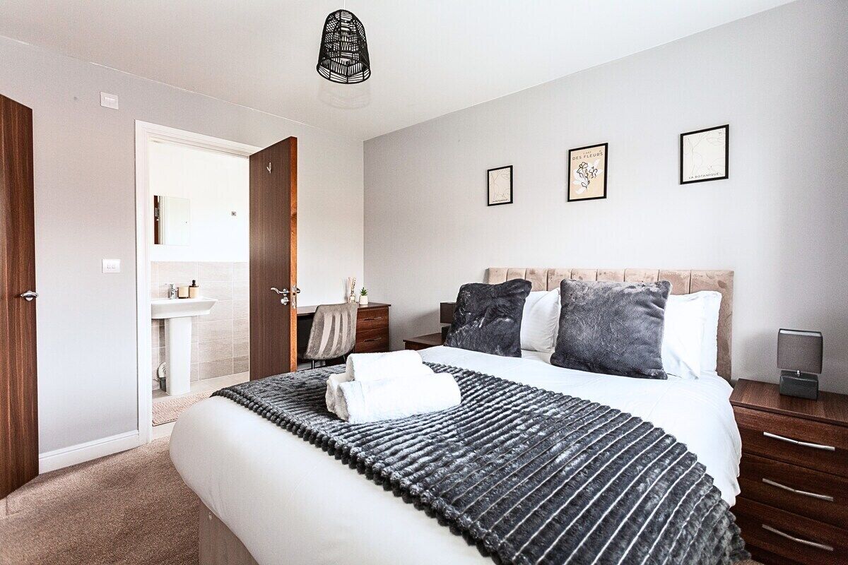 6 bedrooms, free WiFi, bed sheets