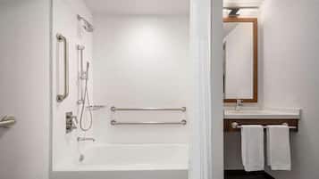 Zimmer, 1 King-Bett, barrierefrei, Badewanne (Mobility & Hearing) | Badezimmer