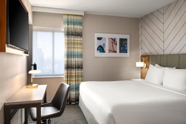 In-room safe, desk, WiFi (free), bed sheets