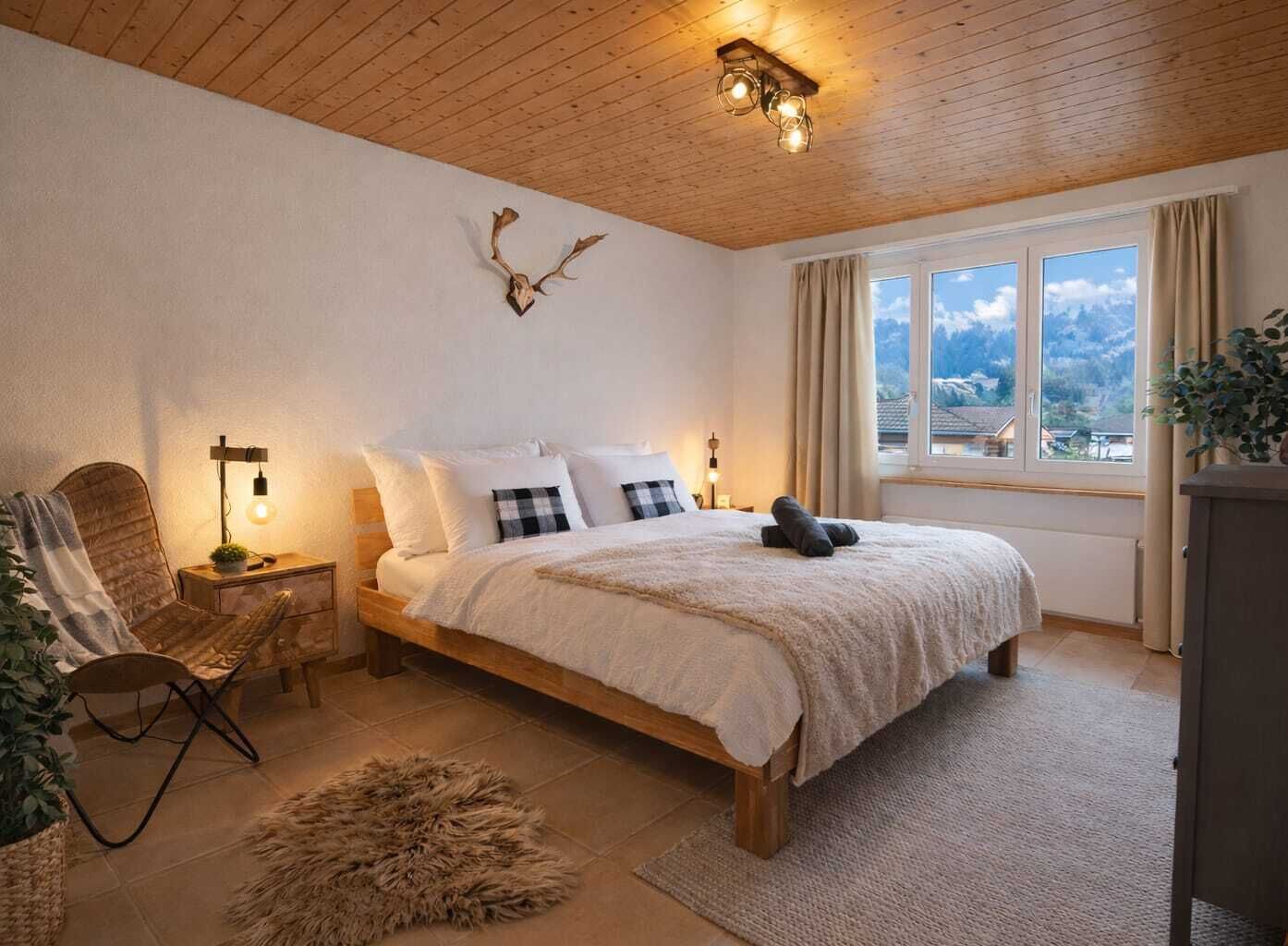3 chambres, fer et planche à repasser, Wi-Fi, draps fournis