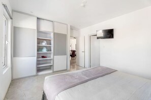 Desk, iron/ironing board, WiFi, bed sheets - Ruby Villa with Rooftop by Signature Stays Aruba (Noord)
