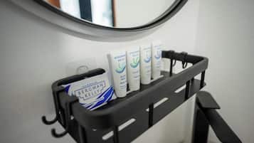 Family Apartment | Bathroom amenities