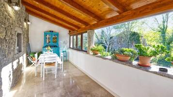 ์คํ๋์ค (Studio Apartment with Terrace) | BBQ/ํผํฌ๋ ๊ณต๊ฐ