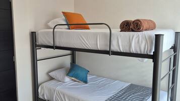 2 bedrooms, iron/ironing board, internet, bed sheets