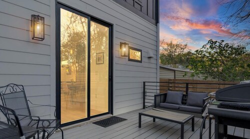 Hot Tub Nights Near SoCo - Chic South ATX Escape w Private Patio for Grilling!