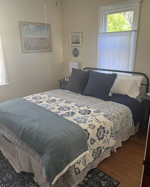 3 slaapkamers, een strijkplank/strijkijzer, wifi, beddengoed
