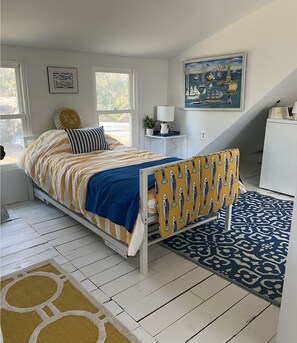 3 slaapkamers, een strijkplank/strijkijzer, wifi, beddengoed