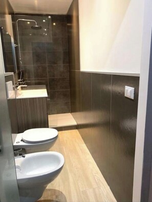 Bathroom - Vrbo Property (Trento)