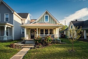 Exterior - Pregame Palace | Hot Tub • HGTV • Garage Parking • Pets (Indianapolis)