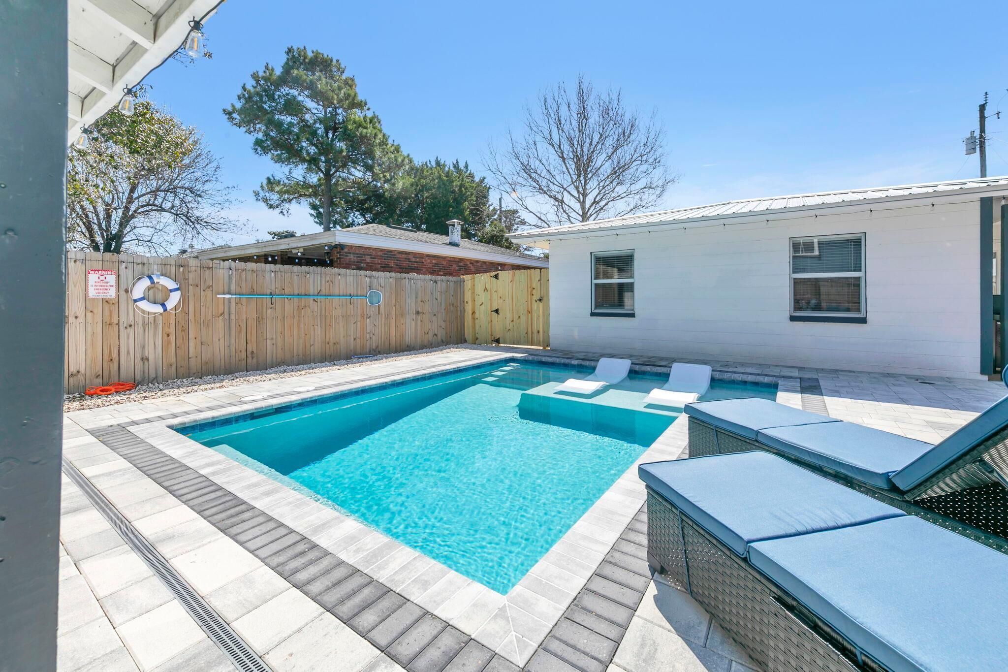 House, Multiple Beds (The White Sandcastle) | Pool