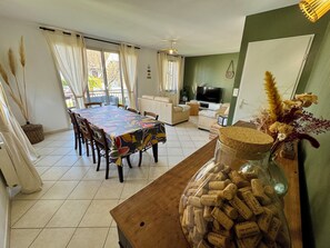 TV - Spacious, quiet house with large garden and parking space (Rouffach)