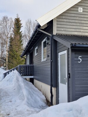 Exterior - Vrbo Property (Troms)