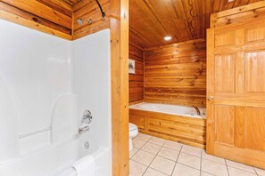 Dusche, Haartrockner, Handtücher, Shampoo
