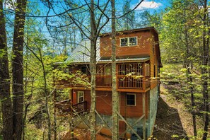 Exterior - Ridgecrest Retreat | Hot Tub • Decks • Game Room! (Gatlinburg)