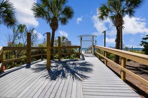 Property grounds - "Sterling Beach" Huge 2BR Gulf Front + Big Balcony (Panama City Beach)