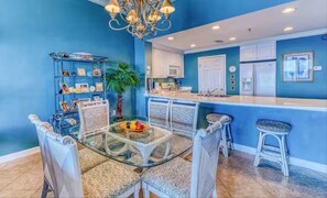Dining - "Sterling Beach" Huge 2BR Gulf Front + Big Balcony (Panama City Beach)