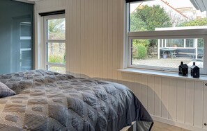 3 bedrooms, travel cot, free WiFi - Lake front home in Blokhus with WiFi (Blokhus)