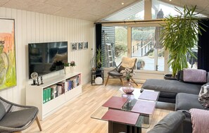 TV, fireplace - Lake front home in Blokhus with WiFi (Blokhus)