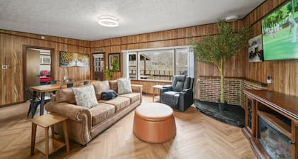 Red Fox Run & Hawk`s Haven At Heron Hill Retreat!