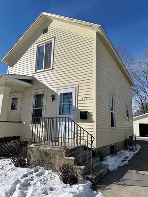 Exterior - The Appleton Downtown Den (Appleton)