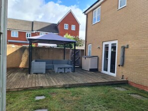 Terrace/patio - Spacious 3-Bed Home with Private Gym & Garden (Devon)