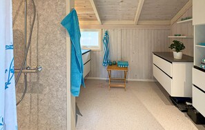 Shower - Nice home in Hals with WiFi (Hals)
