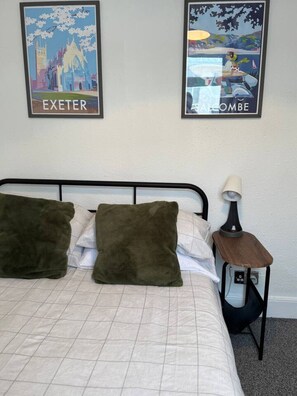 WiFi - Compact, Quirky & Cosy Home in Central Exeter (Devon)