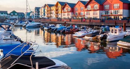 Convenient 1-Bed Apartment | Walk to Beach & Shops