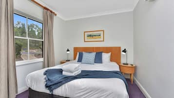 2 bedrooms, desk, free WiFi, bed sheets