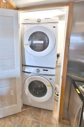 Interior - Whispering Seas 1st floor Beachfront 2bd 2bth (Panama City)