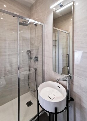 Bathroom - Green Land Boutique Hotel  (Castilenti)
