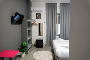 1 bedroom, iron/ironing board, Internet, bed sheets - Deluxe Double Room 101 (Catania)
