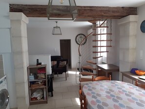Interior - Seasonal rentals (Beleymas)