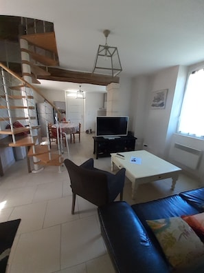 Interior - Seasonal rentals (Beleymas)