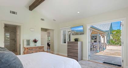 NEW Steps to the Sand on Mesa Lane 3 BD 2BA with Jacuzzi!