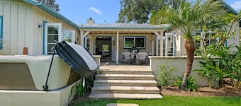 NEW Steps to the Sand on Mesa Lane 3 BD 2BA with Jacuzzi!