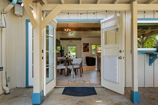 Outdoor dining