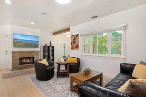 Smart TV, chimenea
