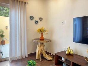 Departamento estándar, vista a la alberca | Interior