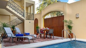 Standard Apartment, Pool View | Kolam renang
