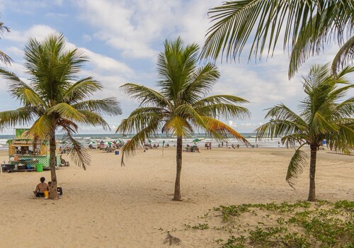 Apartamento Beira Mar com Varanda e Churrasqueira