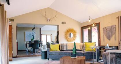 Secluded Arkansas Grand Canyon Lodge • Pool + Hot Tub • Sleeps 16+