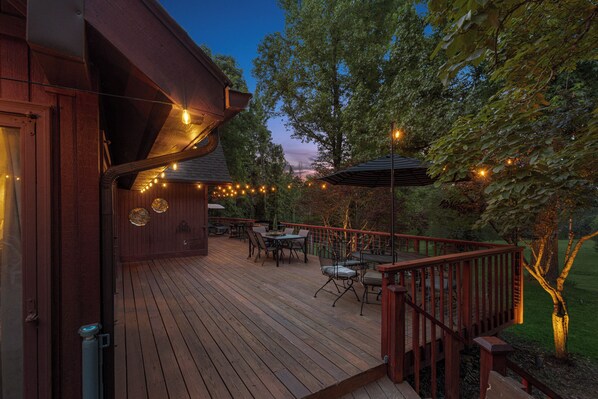 Outdoor dining