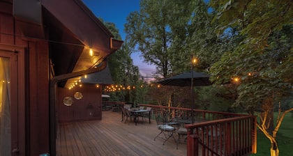 Secluded Arkansas Grand Canyon Lodge • Pool + Hot Tub • Sleeps 16+