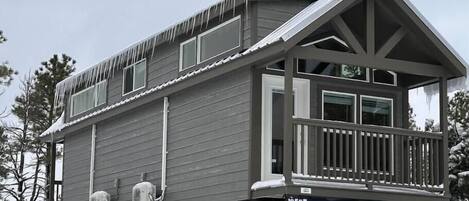 ラグジュアリー キャビン キングベッド 1 台 禁煙 | 外観の詳細